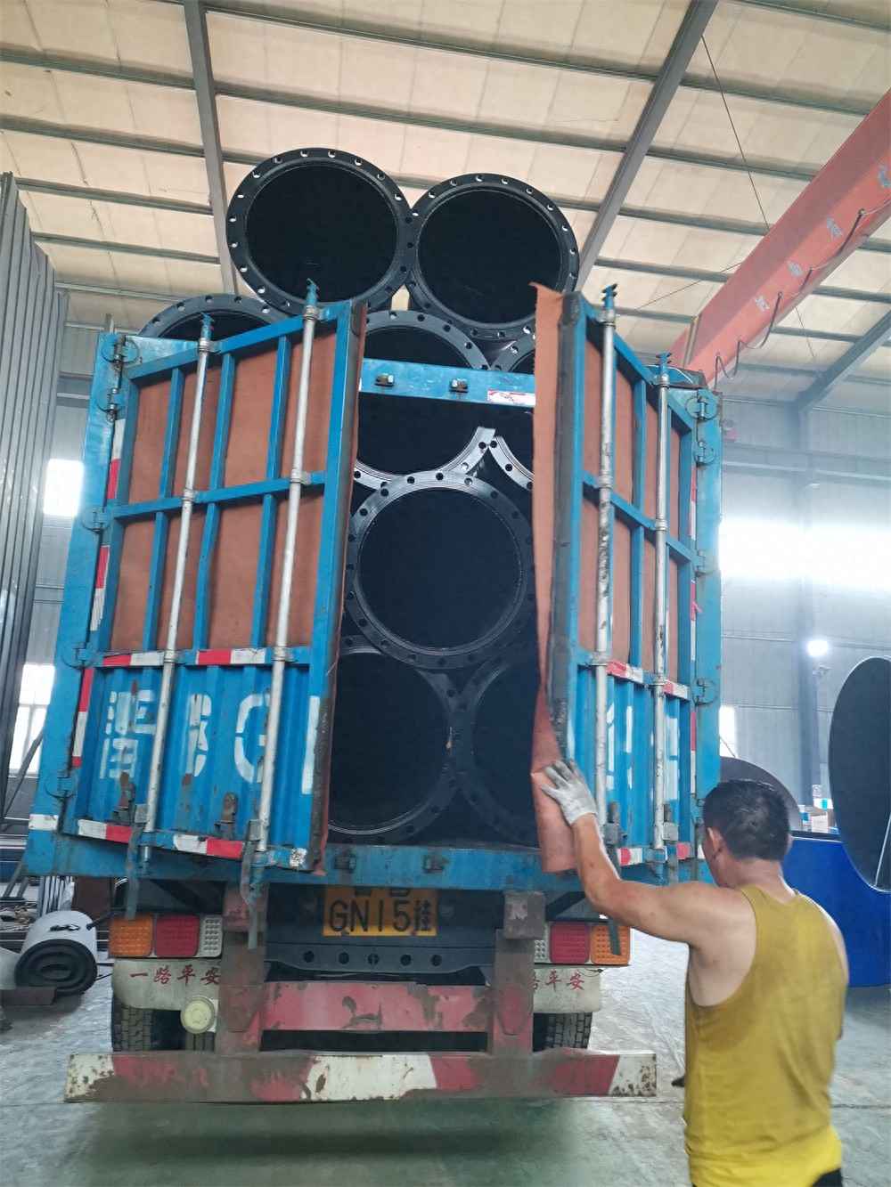 热浸塑钢管与涂塑钢管：核心区别与工程选型指南