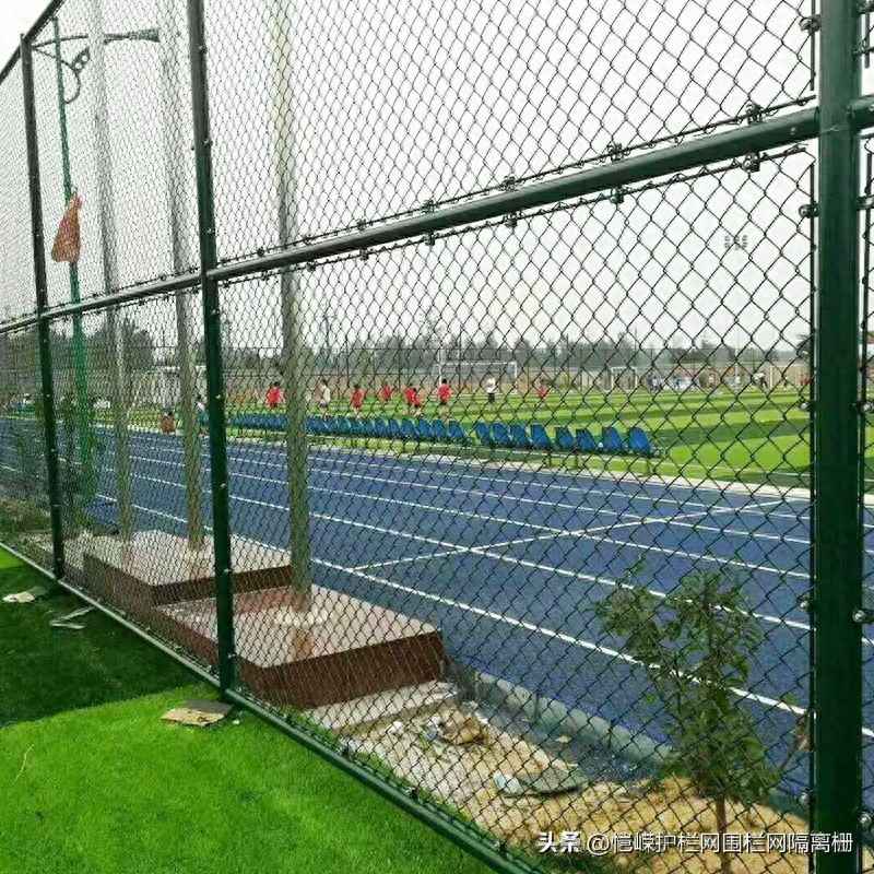 泉州热浸塑涂塑钢管与浸塑足球场护栏网图集