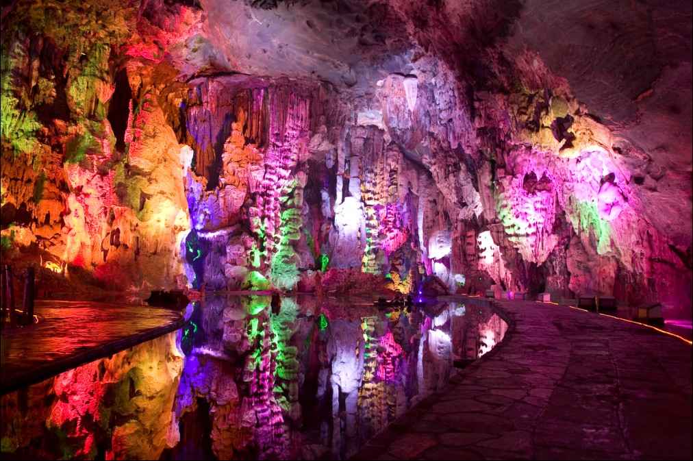 汕昆高速公路：穿越四省的经济大动脉与风景长廊