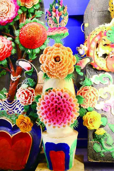 探秘酥油花：冰点盛开的艺术奇迹