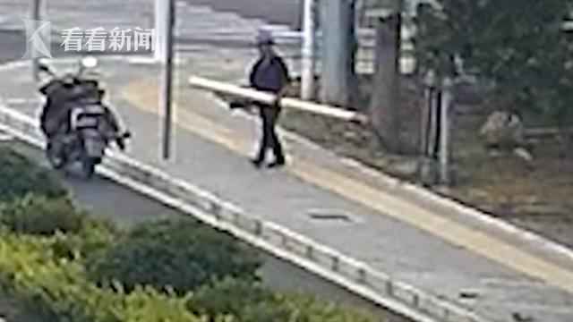 电力塑料管 快递小哥割断通信光缆 居然只是为了根塑料管？