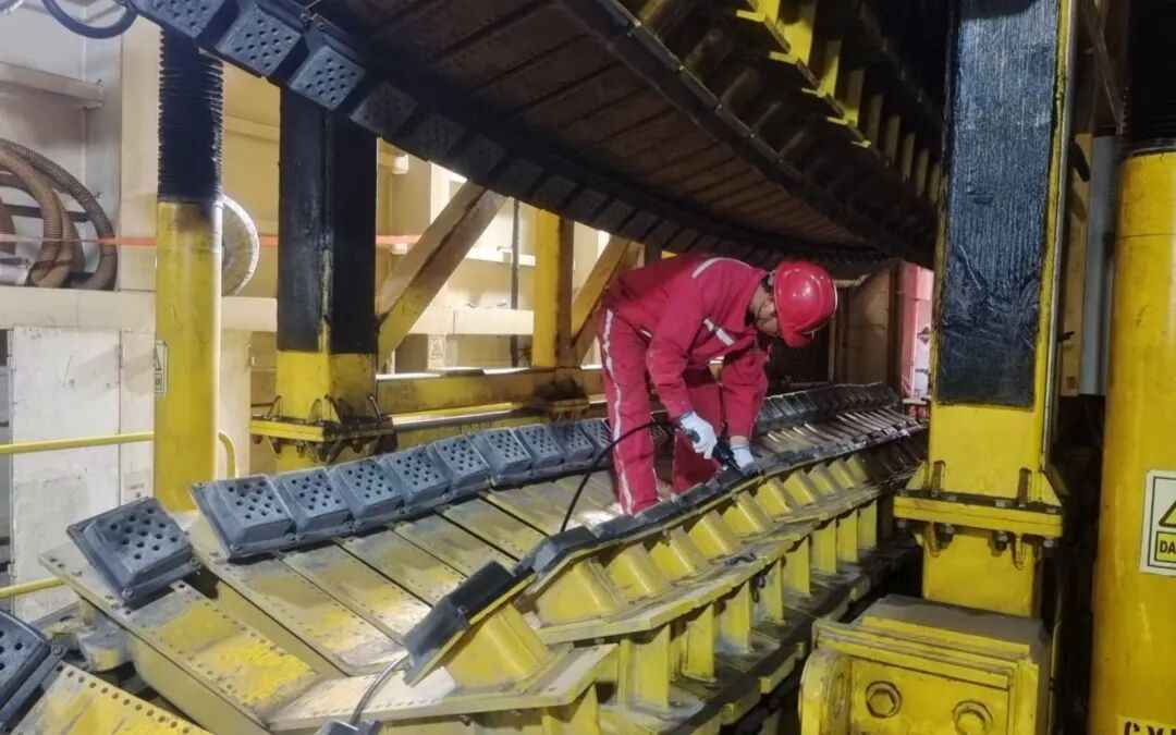 电力铺管一线故事丨601铺管船“焕新”维修记