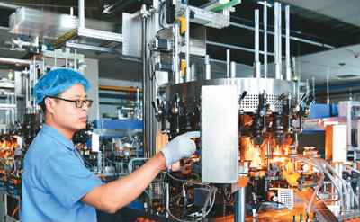 电力管装车：为中小企业营造良好发展环境