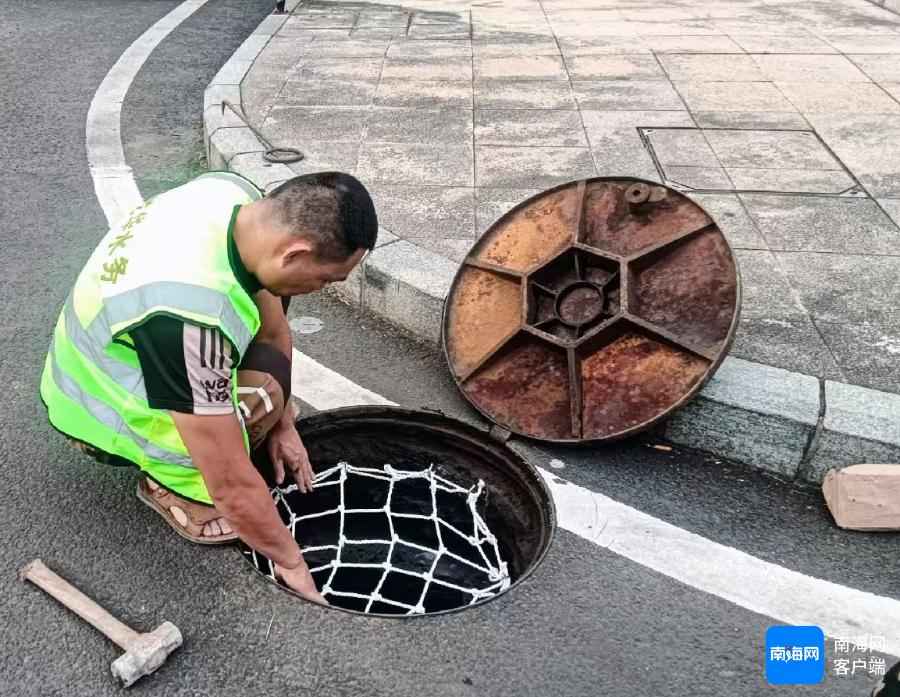 海口方形电力管 问政海南·调查丨洪涝时易被冲开，海口超11万井盖如何破解“陷井”难题？