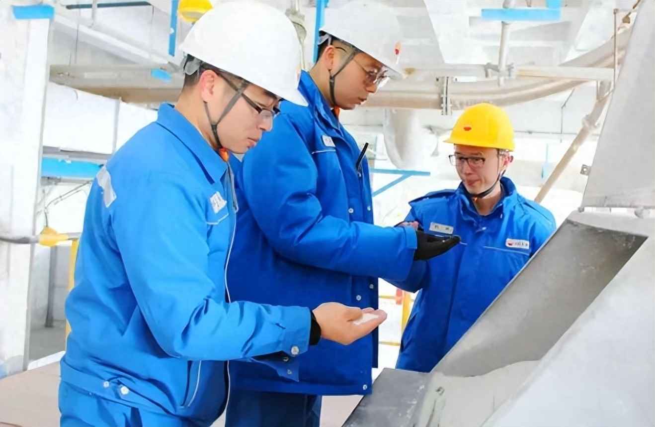 吉林石化PE100级大口径厚壁管材料首批订单成功发运