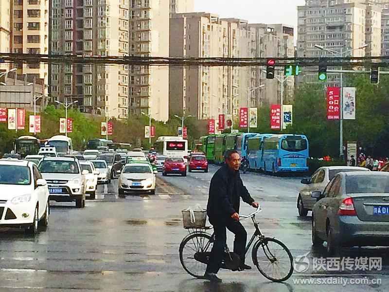 城市线缆安全隐患：竹竿支撑乱象调查